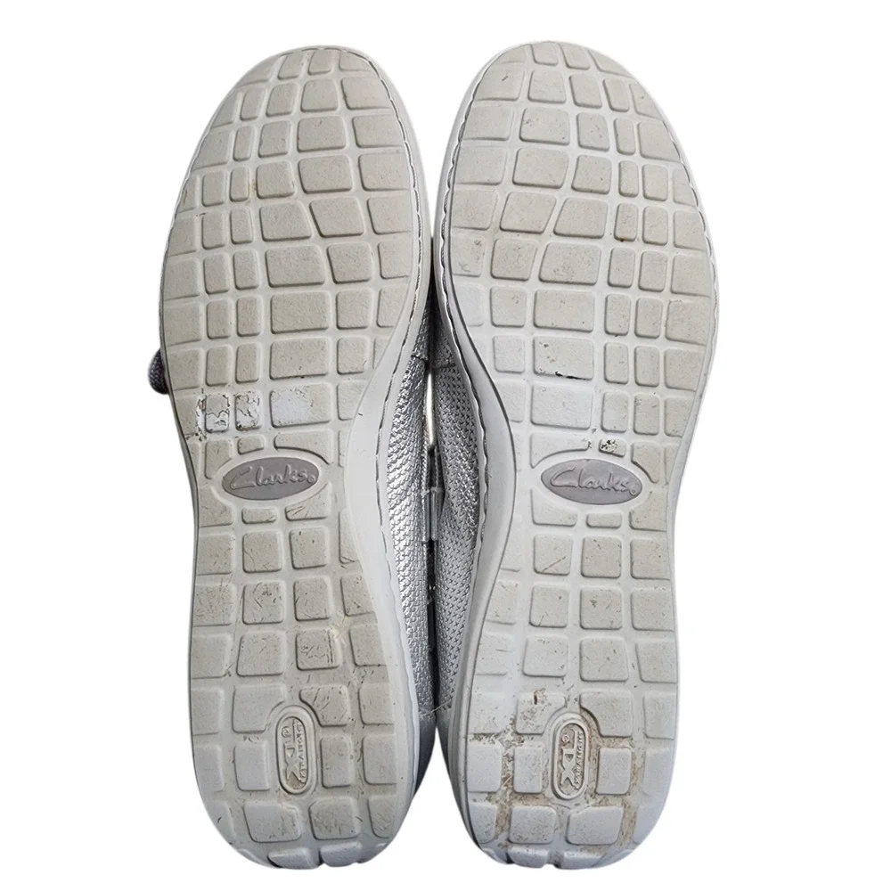 Clarks Boat Shoe 7.5 Wom Cliffrose Silver Metallic Perforated Leather ExtraLight